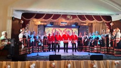 Народный хор «Русская душа» исполнил для новооскольцев любимые песни