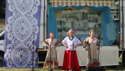 Концерты выездной группы артистов собрали зрителей в хуторе Мазепин и в селе Таволжанка