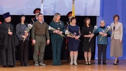 Новооскольцы торжественно открыли Год Защитника Отечества