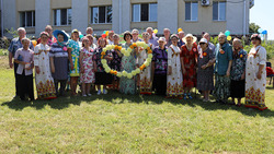 Новооскольские бабушки и дедушки побывали на празднике цветов