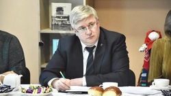 Первый замглавы администрации Новооскольского округа встретился с отселёнными жителями приграничья