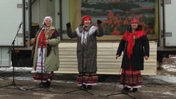 Новооскольский мобильный автоклуб начал концертный круиз по отдалённым сёлам муниципалитета