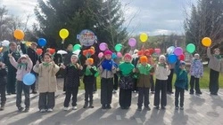 Педагоги Новооскольской СЮН провели для младшеклассников флешмоб «Планета Жизни»