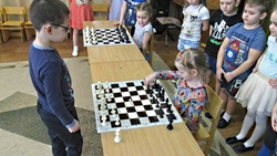 Дошколята Нового Оскола приняли участие в сеансе одновременной игры в шахматы