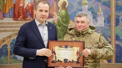 Вячеслав Гладков передал региональные награды участникам отряда «БАРС-Белгород»