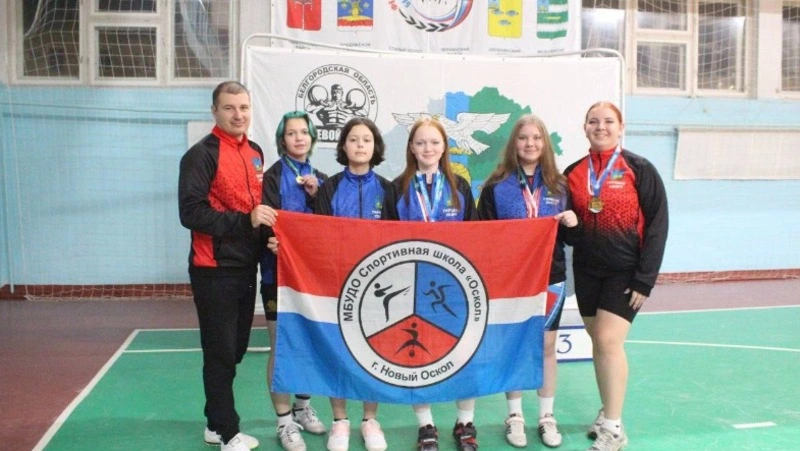 Новооскольцы завоевали 37 медалей на Первенстве Белгородской области по гиревому спорту