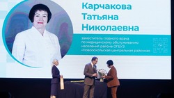 Губернатор Белгородской области Вячеслав Гладков вручил заслуженные награды новооскольским врачам