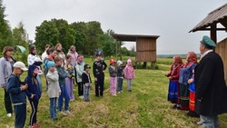 Новооскольские школьники побывали в селе Тростенец на «Пастушьем празднике»