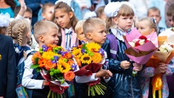 Вячеслав Гладков сообщил о новой выплате на покупку школьной и спортивной формы для многодетных 