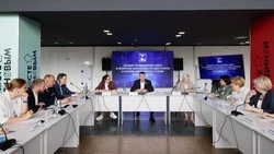 Александр Шуваев обсудил увековечение памяти погибших бойцов